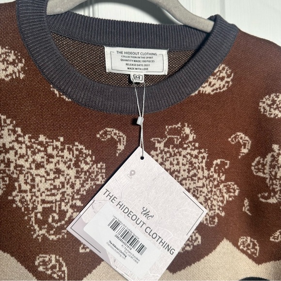The Hideout Clothing Sweater NWT Size Medium - Picture 3 of 3